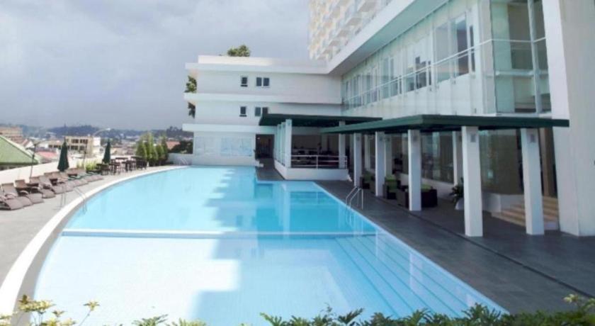 Hotel Sintesa Peninsula Manado