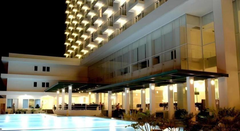 Hotel Sintesa Peninsula Manado