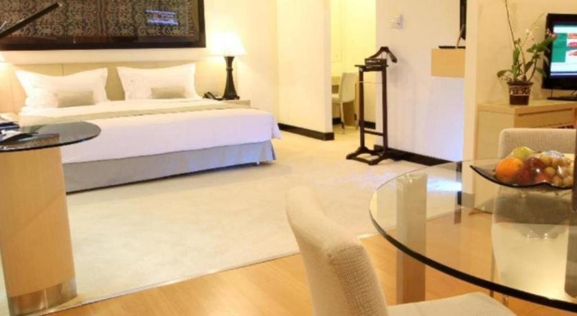 Hotel Sintesa Peninsula 5*