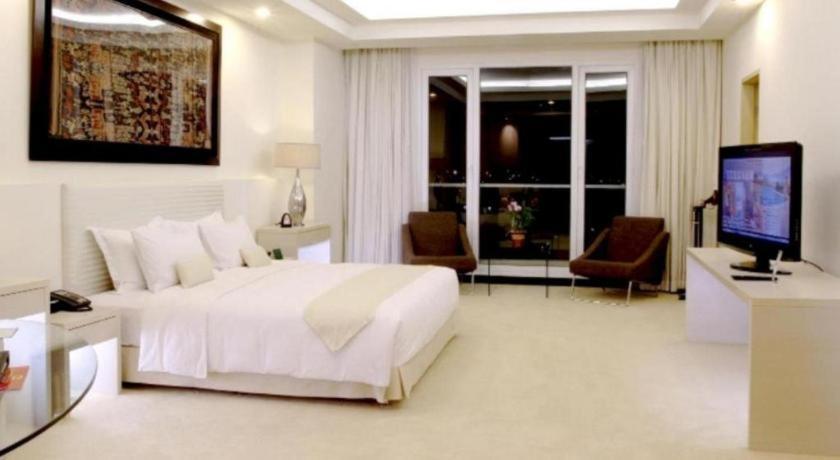 Sintesa Peninsula Hotel 5*
