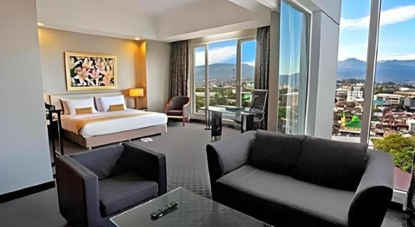 Hotel Sintesa Peninsula 5*