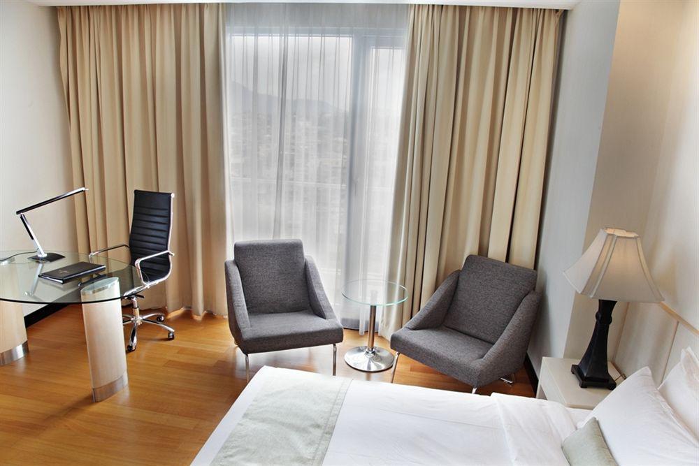 Sintesa Peninsula Hotel Manado